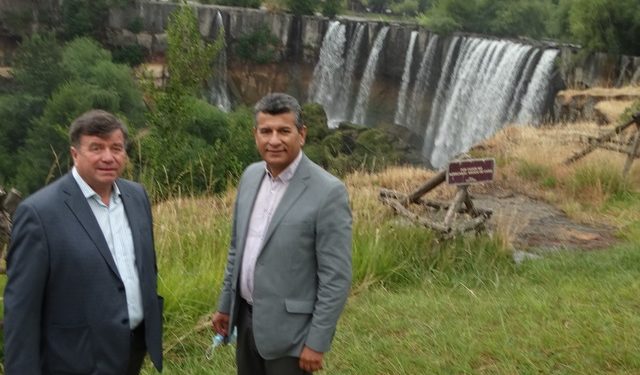 Con sequía en los talones crean Junta de Vigilancia del Río Laja, Ceremonia fue en Saltos del Laja